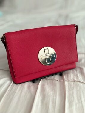 Kate Spade Cedar Street Red Saffiano Leather Turnlock Crossbody